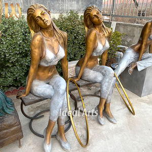 モダンな屋外屋内装飾等身大座っているファッション美しいブロンドの女性の彫刻真鍮セクシーなゴールデンヘアガールブロンズ像 - Product Image 1