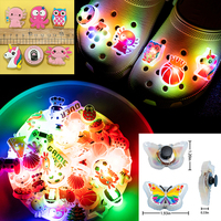 Breloques lumineuses personnalisées pour chaussures, accessoires amusants en caoutchouc pour sabots, décorations LED en PVC pour chaussures, motifs Kawaii Cœur d'amour, Diamant, Salamandres