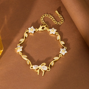 Exquisito Conjunto de Pulsera y Cadena para Clavícula de Latón Brillante con Zirconia, Hoja Verde y Flor de Melocotón, Regalo para el Día de San Valentín, Estilo Casual/Deportivo - Product Image 4
