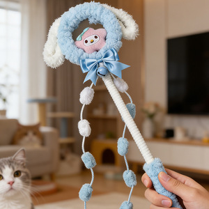 Jouet pour chat en peluche bleu à oreilles, avec clochette et pompons, pour jeu interactif et anti-ennui - Product Image 1