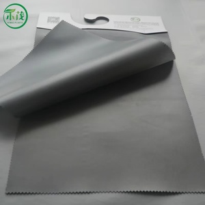 Rouleau de tissu transparent personnalisé en PVC enduit de plastique souple gris 840D, écologique, résistant à l'eau et aux déchirures, pour sacs à main et bagages - Product Image 4