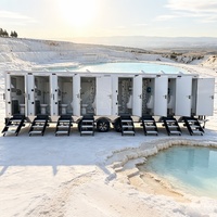Remorque Sanitaire Mobile à Trois Essieux, 8 Cabines, Toilettes Portables avec Douche, Climatisation et Sèche-Mains pour Événements Extérieurs à Forte Capacité
