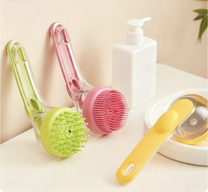 Cepillo de Baño <span class=keywords><strong>para</strong></span> <span class=keywords><strong>Mascotas</strong></span> con Mango Largo <span class=keywords><strong>para</strong></span> Dispensar Líquido, Peine de Masaje <span class=keywords><strong>para</strong></span> Perros, Exfoliante <span class=keywords><strong>para</strong></span> el Cuero Cabelludo, Cepillo de Baño de Silicona - Product Image 1