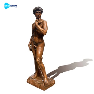 Statua di David in Bronzo Placcato a Grandezza Naturale per Giardino Esterno, Modello di Uomo Nudo Famoso - Product Image 1