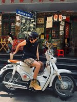 Importé pour la moto Scooter Turtle 50cc, modèle Retro Cub SDH125T-37, avec cadre modifié, moteur monocylindre à carburant, petite puissance