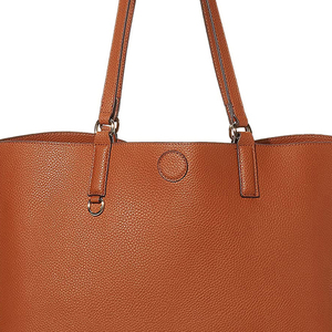 Sac fourre-tout en cuir véritable souple grande capacité fait main, tendance et imperméable pour femme avec logo personnalisé – Offre Spéciale - Product Image 6