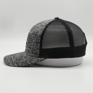 Gorra <span class=keywords><strong>Trucker</strong></span> Personalizada al por Mayor, MOQ Bajo, Alta Calidad, 6 Paneles, Parche de Goma de PVC con Logotipo, <span class=keywords><strong>Negra</strong></span> Gris, Richardson112, Malla Lisa, Cierre a Presión - Product Image 3