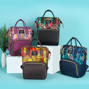 Borsa da pannolino Casual personalizzabile con stampa floreale di grande capacità impermeabile e zaino alla moda Insular - Product Image 4
