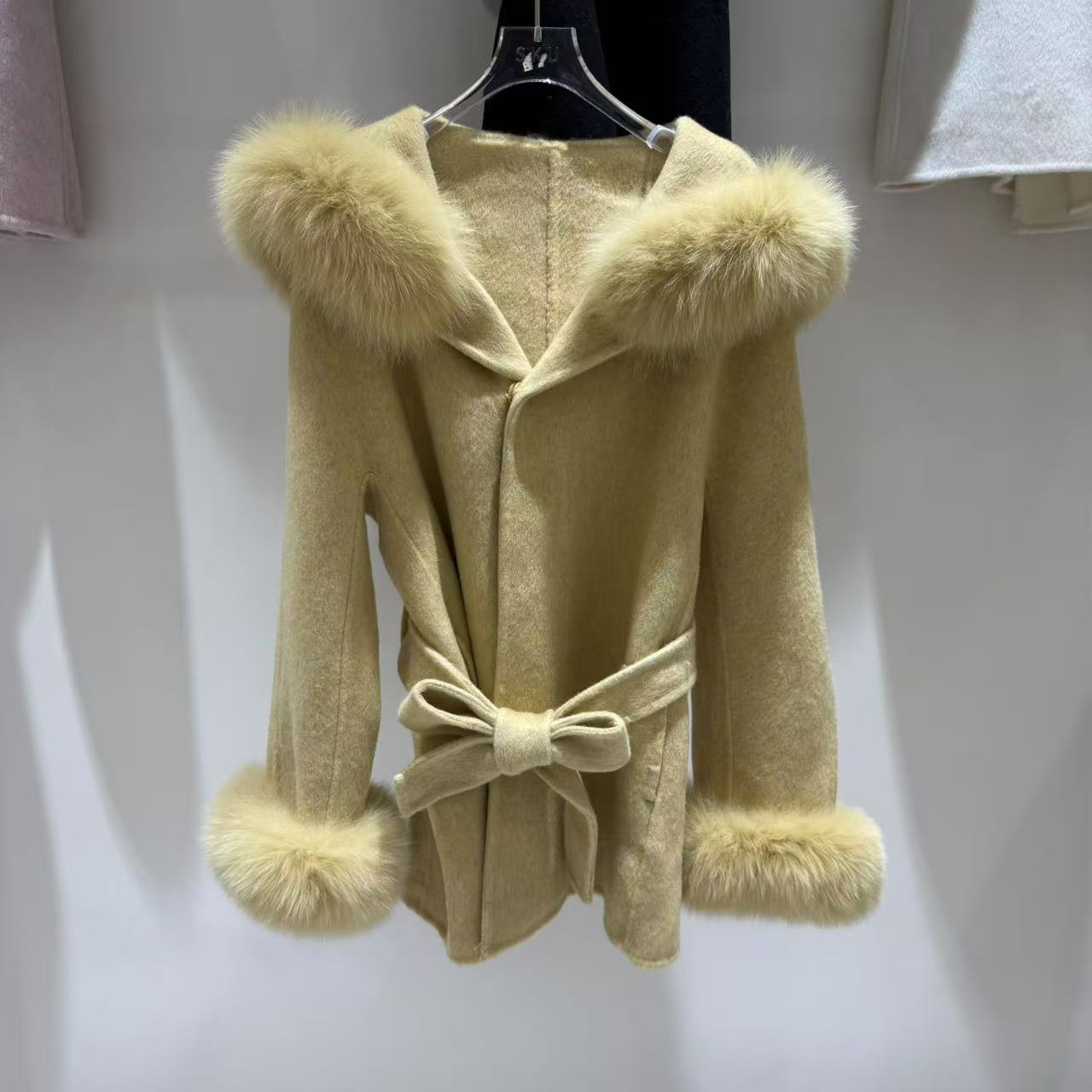 New Design Hot Sale Wool Coat Women Cashmere Double-Faced Oem Thick Wool Fabric Coat With Fox Fur