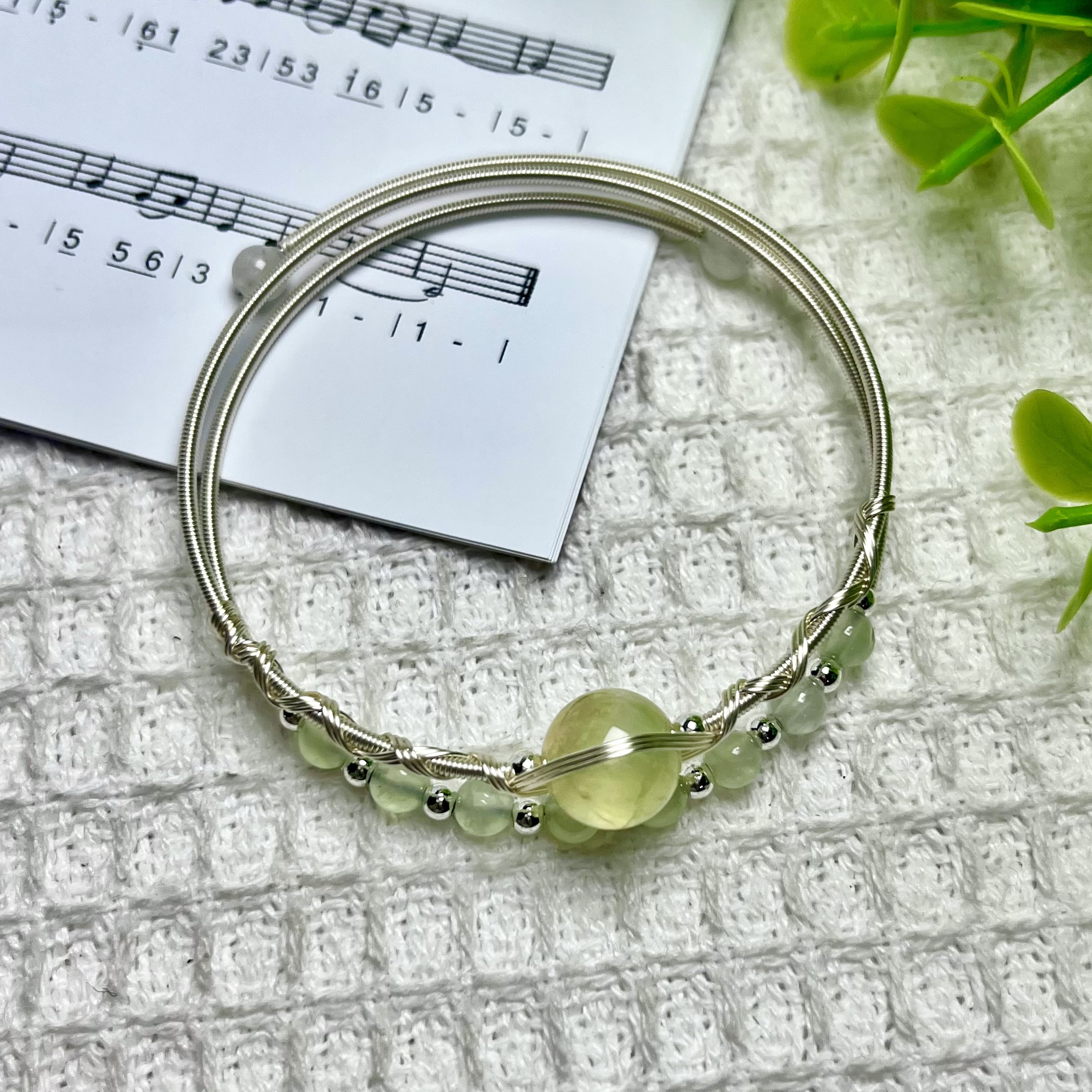5. Prehnite (Argenteo)