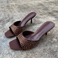 Sandales élégantes à talon aiguille et bout carré ornées de strass, style français haut de gamme, à enfiler, pour femme, nouvelle collection été 2026