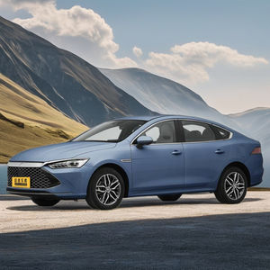 2025 BYD Qin PLUS Honor DM-i 55KM Compact Plug-In Hybrid Nouvelle <span class=keywords><strong>voiture</strong></span> à énergie neuve/d'<span class=keywords><strong>occasion</strong></span> automatique - Product Image 1