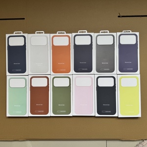 Coque en silicone tendance de luxe pour iPhone 17 Pro Max – Housse de protection personnalisée en silicone liquide magnétique souple - Product Image 6