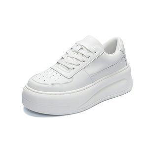 Baskets compensées de luxe pour femme, collection Printemps 2026, à bout rond, à lacets, couleur unie, en <span class=keywords><strong>cuir</strong></span> de vachette double couche, blanches, décontractées, rehaussantes - Product Image 4