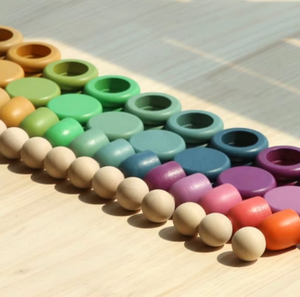 Jeu de tri de couleurs en bois Montessori <span class=keywords><strong>Grapat</strong></span> Nins avec anneaux, pièces de monnaie et poupées – Ensemble de jeu sensoriel ouvert pour enfants, idéal comme cadeau - Product Image 1