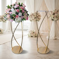 Support floral en métal torsadé doré en spirale, piédestal géométrique incurvé pour centre de table de mariage, vente en gros