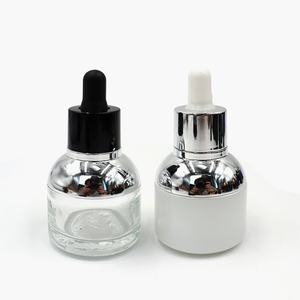Botellas de 30 ml para Suero y Aceites Esenciales con Goteros, Limpiadores y Bulbo de Nitrilo, Botellas de Vidrio de Lujo de 1 oz con Gotero Dorado y Plateado y Collares - Product Image 1