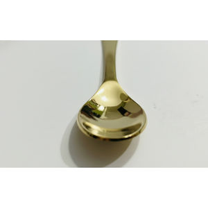 Cuillère de shilajit pour vitalité quotidienne, conçue pour une administration propre et précise des suppléments. - Product Image 1