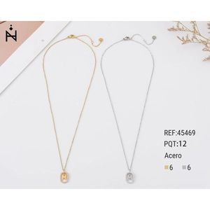 Collana con Ciondolo a Forma di Lettera M con Diamante, 10x15cm, Stile Collare, Gioielli alla Moda in Acciaio, Tono Argento e Oro - Product Image 1