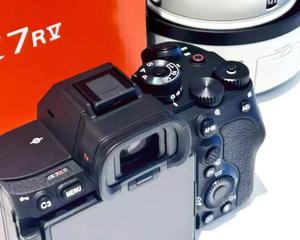 Appareil photo hybride Sony A7R5 d'occasion, boîtier 61MP plein format, stabilisation 5 axes, vidéo 8K, bon état, prêt à être expédié - Product Image 5