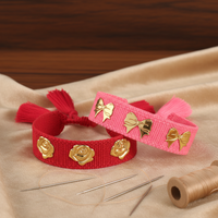 Bracelet tressé fait main avec logo personnalisé brodé, bracelet d'amitié à pompon, réglable, vente en gros