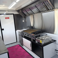 Remorque alimentaire mobile rose personnalisée à double essieu pour la vente de café, desserts et boissons