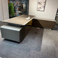 Bureau de direction moderne de luxe avec éclairage LED d'ambiance, mobilier de bureau en L avec retour latéral, table de bureau pour PDG/Directeur
