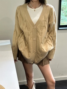 Cổ Điển Mùa Đông Lớn Chiên Bột Xoắn Nút Áo Len Áo V Cổ Cardigan Giản Dị Lười Biếng Phong Cách Hàng Đầu Phụ Nữ Lỏng Vừa Chiều Dài - Product Image 3