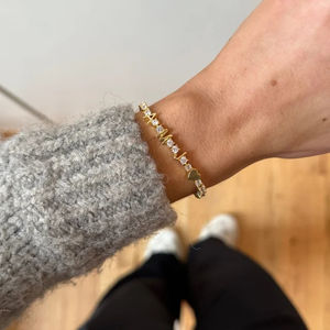 <span class=keywords><strong>Bracciale</strong></span> Tennis Lateefah Di Tendenza Personalizzato OEM In Acciaio Inossidabile Dorato Con Lettera E <span class=keywords><strong>Nome</strong></span> Custom Con Zirconi - Product Image 3