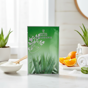 Mascarilla Facial Vegana Orgánica Blanqueadora para Rostro y Cuello, Hidratante, Antiarrugas, Antienvejecimiento, con Vitamina C, Colágeno y Hierbas - Product Image 3