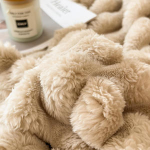 Couverture d'hiver en polyester ultra douce et moelleuse, fausse fourrure, design confortable pour la literie et les cadeaux, idéale pour la maison - Product Image 5