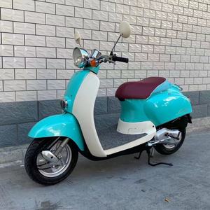 <span class=keywords><strong>Scooter</strong></span> <span class=keywords><strong>Honda</strong></span> rétro d'occasion importé, petit modèle Turtle 50cc, injection électronique, refroidissement par eau, également adapté aux trajets quotidiens - Product Image 4