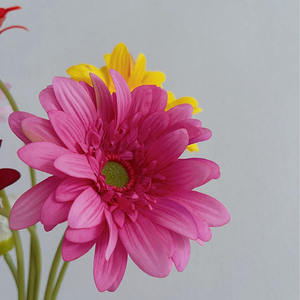 Flor de Gerbera Artificial de Látex de Tallo Único, Venta al por Mayor, Blanca y Amarilla, para Decoración de Navidad, Graduación, Día de la Madre y Bodas - Product Image 6