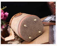 Sac à main de luxe de créateur avec monogramme, poignée foulard, sac cylindrique vintage à double fermeture éclair, sac seau de toilette, sac à bandoulière et sac croisé pour femme