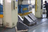 Ligne de production d'estampage à fort tonnage Presse électrique de 1000 tonnes pour pièces automobiles rendant le panneau de carrosserie de voiture rentable