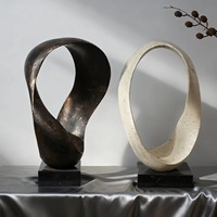 Ornement géométrique en résine marbrée fait main - Sculpture de table artisanale en métal Art déco moderne