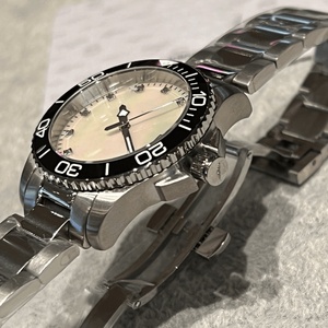 Reloj de Lujo Avanzado con Movimiento de Cuarzo de Precisión, Cristal de Zafiro, Tres Hileras de Cadena, Correa de Acero, Resistente al Agua, Longines - Product Image 3