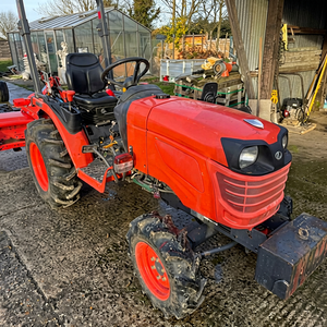 Tractor Agrícola Pequeño Usado/Nuevo para B1600 50 HP 4WD con Transmisión de Engranajes - Product Image 1