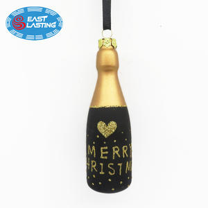 Bouteille en verre suspendue personnalisée en or et noir avec impression Père Noël pailleté 4x4x13cm pour boules décoratives de Noël - Product Image 1