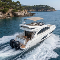 Yacht de luxe Flybridge 9,93 m pour réceptions d'affaires et excursions, 12 personnes, deux moteurs Yamaha 300 CV, cabines avec salles de bain privées, fabricant certifié