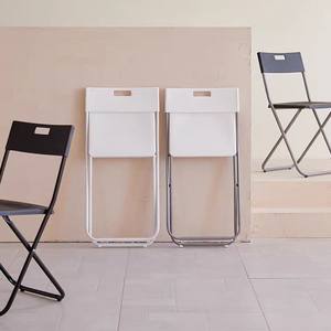 Silla Plegable de Plástico Apilable para Oficina, Silla de Escritorio para Adultos, Opciones de Color Blanco y Negro - Product Image 4