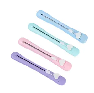 Mini cuchillo utilitario Love de alto nivel de apariencia, cuchillo exprés de apertura de oficina de color, cuchillo de herramienta de papel para cortar cuentas de mano pequeña