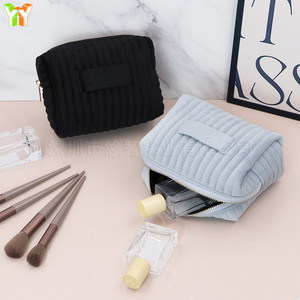 One-piece <b>dropshipping</b> travel cosmetic bag with zipper velvet toiletry bag, personalized bridesmaid gift, wedding favor. - Product Image 3