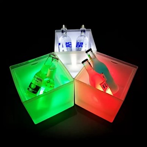 Seaux à Glaçons Carrés en Plastique LED-Lumineux <span class=keywords><strong>4L</strong></span> avec Logo Personnalisable et Marquage Laser pour Bière de Camping et Boissons au Champagne - Product Image 4