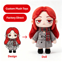 Peluche personnalisée humanoïde fille aux cheveux roux, avec écharpe et manteau trench, figurine mascotte OEM, poupée en peluche d'usine ODM