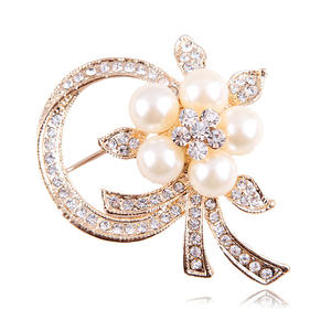 Muestra gratis Popular perla Pin broche al por mayor personalizado flor oro broche Pin China venta al por mayor cristal mujeres broche a granel - Product Image 4
