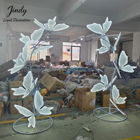 Allée de mariage LED de luxe en forme de papillon, fabriquée en usine par JINDY, pour événements intérieurs et fêtes