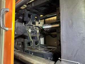 Machine de moulage par injection horizontale à serrage servo-commandé Chen Hsong JM568-SVP3+ de 568 tonnes avec moteur et boîte de vitesses, économe en énergie - Product Image 4