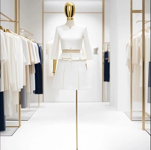 Estante de exhibición de ropa Vertical de plástico de medio maniquí con curvas marrón para la parte superior del cuerpo de las mujeres para la tienda minorista para mostrar la ropa - Product Image 5