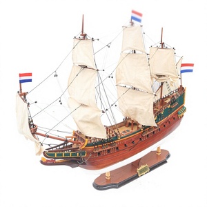 Modèle de bateau à voile en bois fait main - Modèle réduit de la célèbre navire hollandais East Indiaman, décoration pour la maison ou le bureau, Batavia peinte - Product Image 1